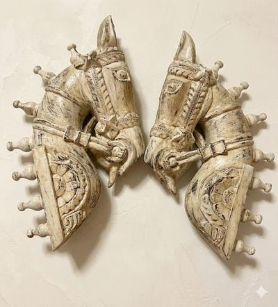 Carved Horse Head (1+1 FREE)